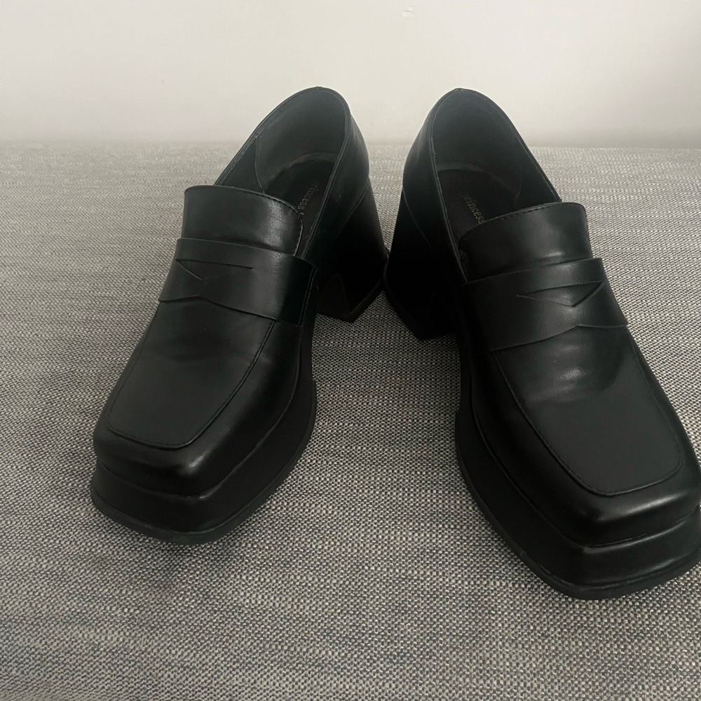 Princes highway Sleek Black Platform Loafers